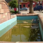Bailén Denuncia – Suciedad en la fuente de la Plaza Yapeyú