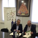 La Universidad de Jaén y Picualia firman un convenio de internacionalización