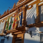 Banderas a media asta en el ayuntamiento por los atentados de París