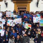 Escolares bailenenses participan en el acto institucional contra la violencia de género