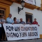 Medio millar de bailenenses se echan a la calle por un cementerio digno